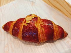 蛋黄流心羊角-天母蓝鸟烘焙·蛋糕·下午茶(蜂汇店)