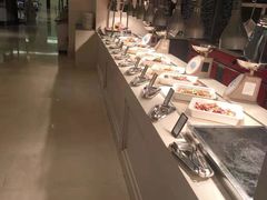自助取餐区-海口绿发希尔顿酒店-田园汇自助餐·三文鱼·海鲜