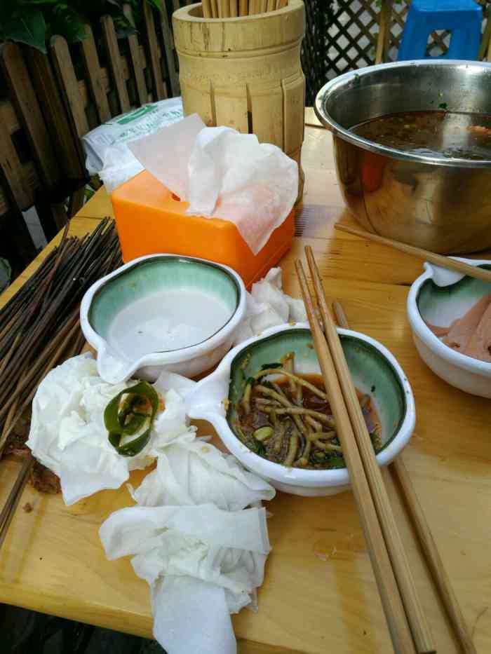 蜀芊芊-"串串味道好吃,特别是脑花.牛肉!就是地方."-大众点评移动版