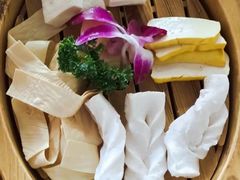 -滇釜火锅·能喝汤的火锅(车公庄店)