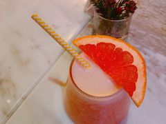 西柚青柠果汁-The Rug Cafe(王府中环店)