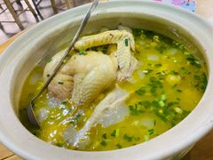 白果炖鸡汤-刘土鸡家常菜