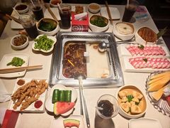 -海底捞火锅鲜切牛肉主题店(长寿路店)