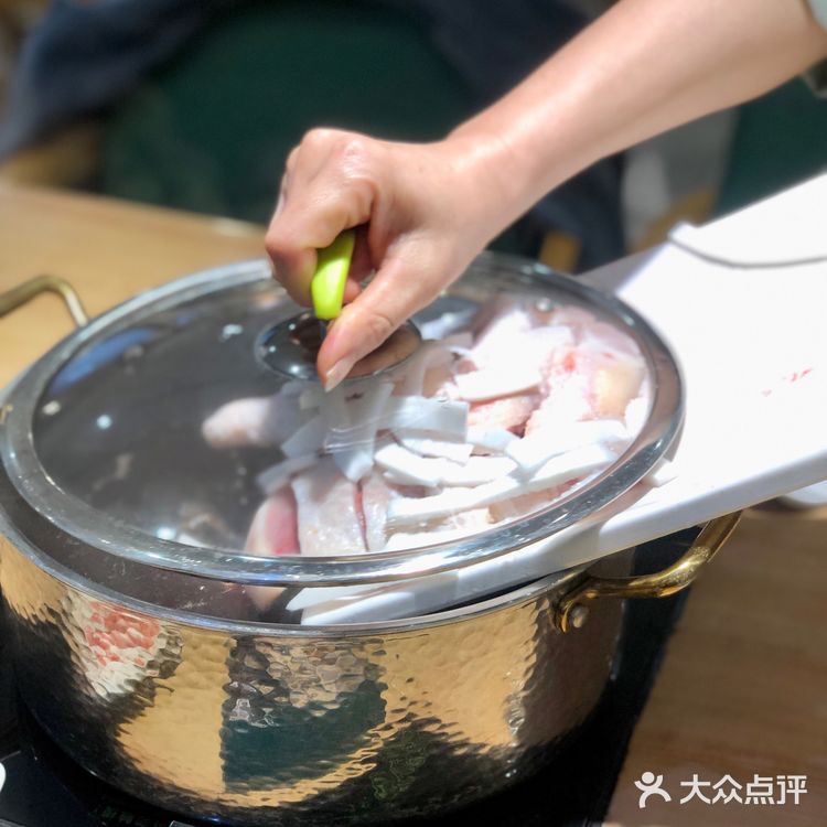「武国四物椰鸡」冬日怎能不来一碗养生鸡汤!