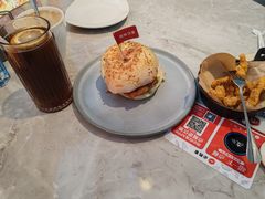 -必胜客(观海路店)