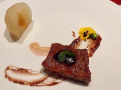 香煎牛排配库尔勒香梨-鲤院·新中式美学·庭院餐厅(夫子庙店)