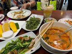 -Dang restaurant (patong phuket)