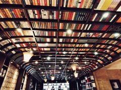 -钟书阁(松江泰晤士小镇店)