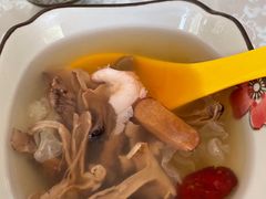 -天天向上素食餐厅(五台山店)