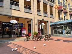 -王府井奥莱临潼小镇(临潼店)