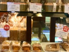 面包甜点陈列柜-红宝石·鲜奶小方·海派西点房(南丹店)