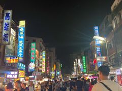 -六合夜市
