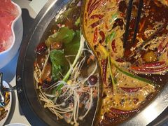 -茅草房·河畔园林火锅