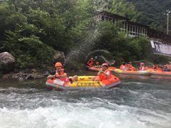 -安吉龙王山峡谷漂流