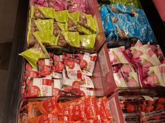 零售区-良品铺子(五角场万达店)