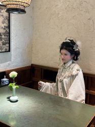 -一揽芳华汉服旗袍体验馆(拙政园店)