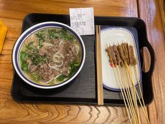 -云阿蛮云南生烫牛肉米线(奉贤路店)