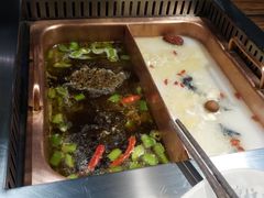 -老牌坊云南鱼豆花火锅(嵩山店)