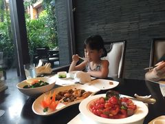 -三亚湾海居铂尔曼度假酒店