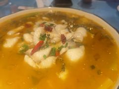 川江老坛酸菜鱼-张氏宽窄巷成都菜(澳德乐店)