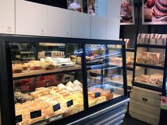 面包甜点陈列柜-华丰贺氏(福新西路店)