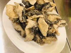 炸魚皮-胡须佬鸡煲四季火锅店(石厦西村直营店)