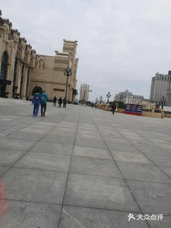 哈尔滨火车站，一个多月不见，客流还是未见增加