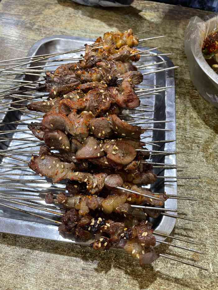 大尾巴羊肉串(怀远门店)-"在家里憋了半个月,想吃烤串了.媳妇想吃.