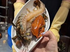-雍容荟帝王蟹活龙虾展台自助(IFS黑金店)
