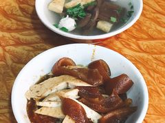 -松树干拌面店