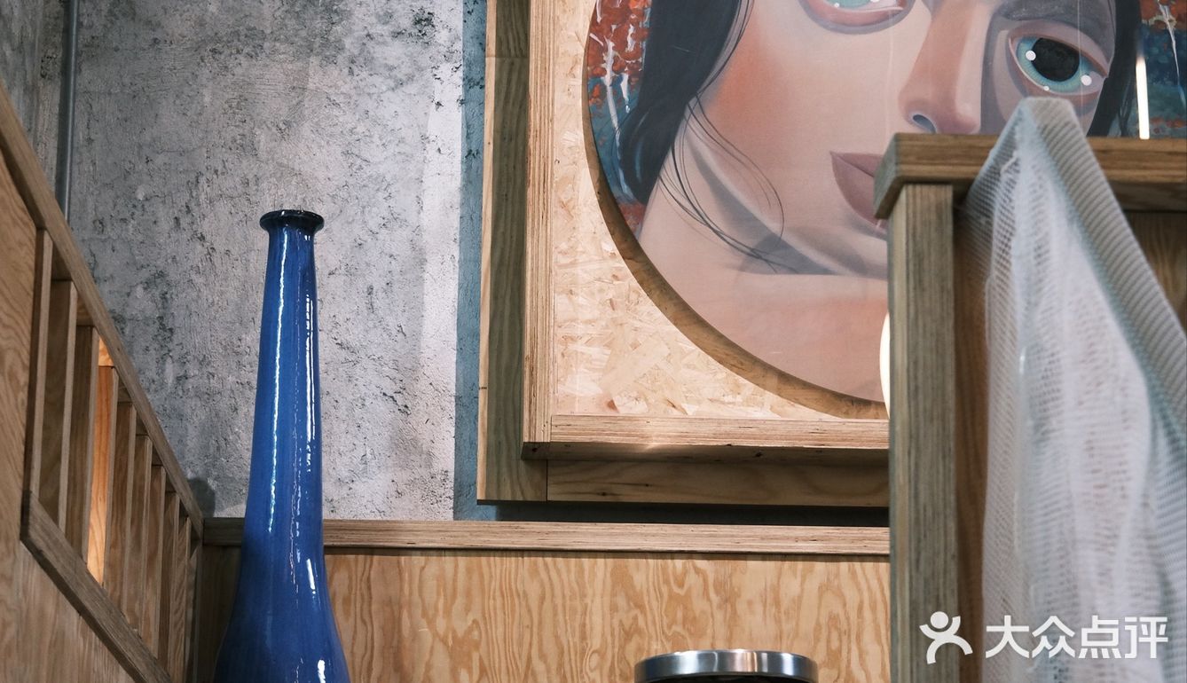 这是一家开业还不到一年的新店，却吸引了无比多