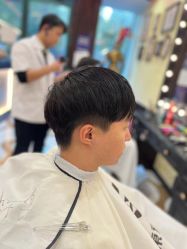 -东方先生国潮男士理发馆
