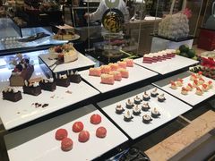 -大中华希尔顿酒店-念自助餐·嗨啤·小龙虾