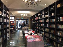 -钟书阁(松江泰晤士小镇店)