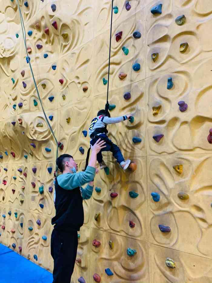 小皮孩乐园-"孩子玩的项目特别多,服务人员态度很好,只.