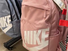 -NIKE上海青浦换季优惠店