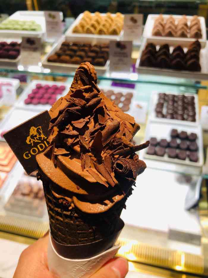 8人赞1kokorajump3月23日 22:44打分「godiva浓醇巧克力软冰激凌」超