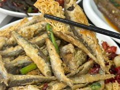 -丹水桥地锅鱼·翘嘴鲌·地方特色全鱼宴(丹江口大坝店)