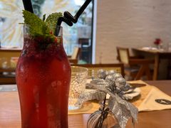 -Mark&Mars Restaurant