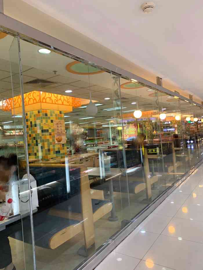 康康快餐美食广场(银座店)-"去地下银广逛街,有点饿,就去了,一个个小.