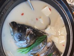 农夫山泉炖的鱼头（红烧）-7017浙菜•建德味(中财店)