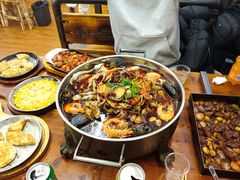 -老东镇啤酒屋海鲜加工·蒸汽海鲜·海鲜烧烤(台东店)