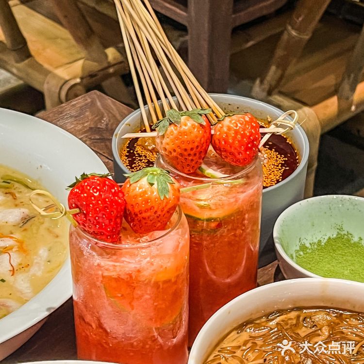 南京川菜❗️双拼水煮牛肉拌面🍜太好吃咯