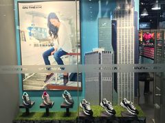 -SKECHERS 斯凯奇(上海国际时尚中心店)