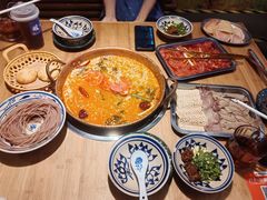 -洱火云南酸菜牛肉火锅(石景山当代商城店)