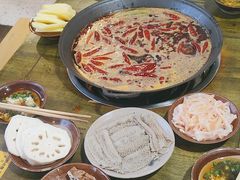 -黄潇洒老火锅(九眼桥宏济巷店)