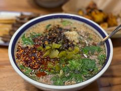 -云阿蛮云南生烫牛肉米线(奉贤路店)