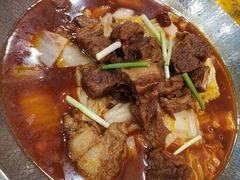 红烧牛腩锅仔-再回头私房菜·老南京菜