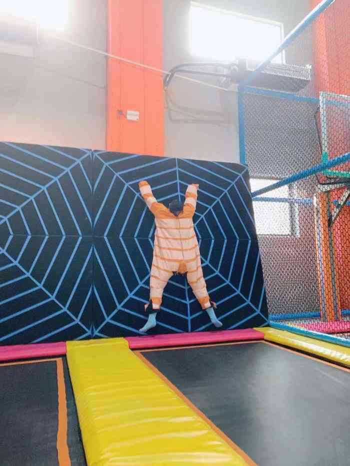 反弹空间蹦床馆-"刚刚开业就去打卡了,一直忘记写评论,当时.