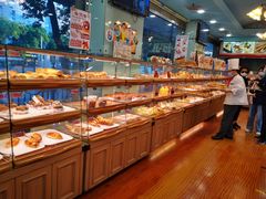 面包甜点陈列柜-新侨三宝乐面包店(崇文门店)